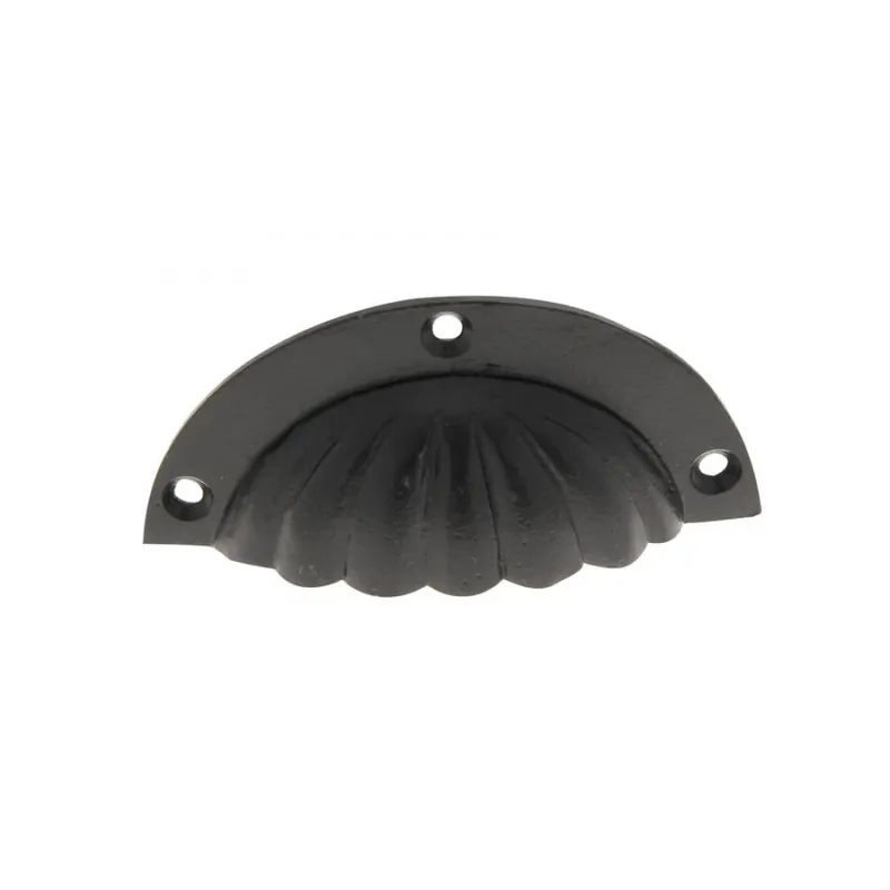 Vente Directe Poignée de meuble coquille striée P0531 – entraxe 76 mm – noir mat